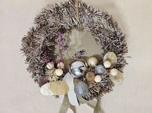 Christmas Wreath in silver and blue