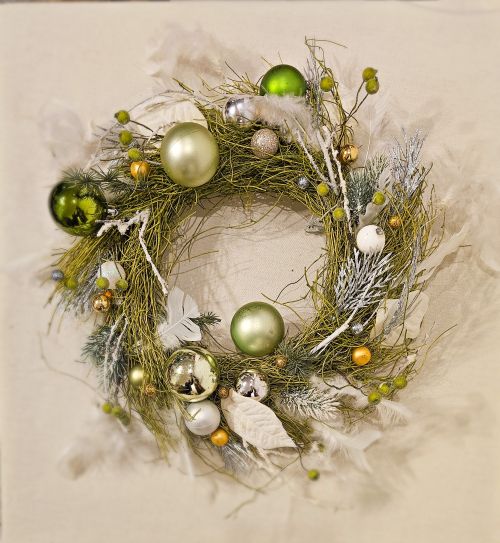 Christmas wreath in white and green