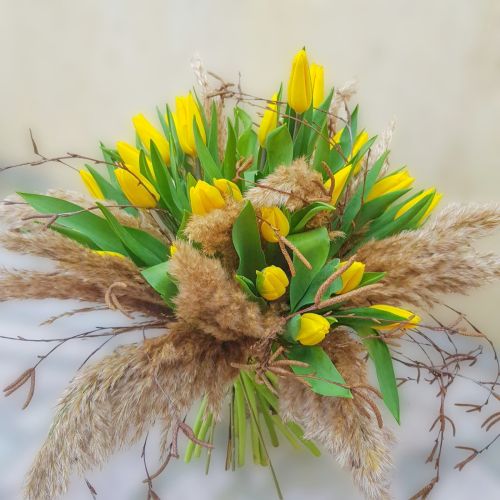 Spring hug bouquet