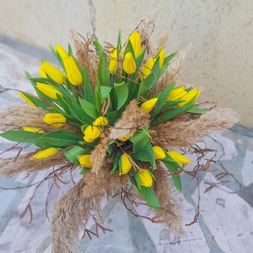 Spring hug bouquet