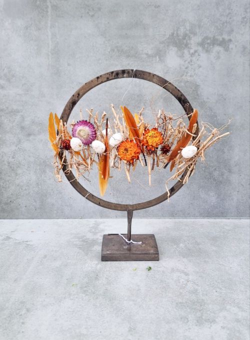 Easter decoration with dried flowers